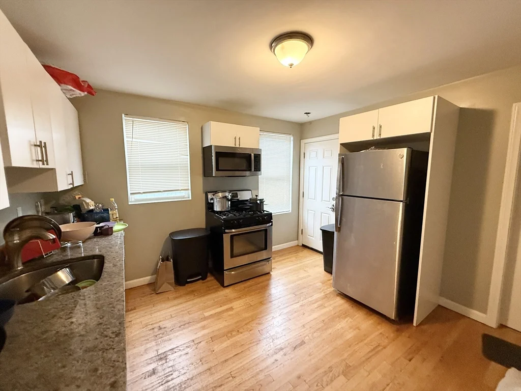 3 bed, 2 bath apartment for rent at 3977 Washington St Unit 3, Jamaica Plain — photo 5 of 11