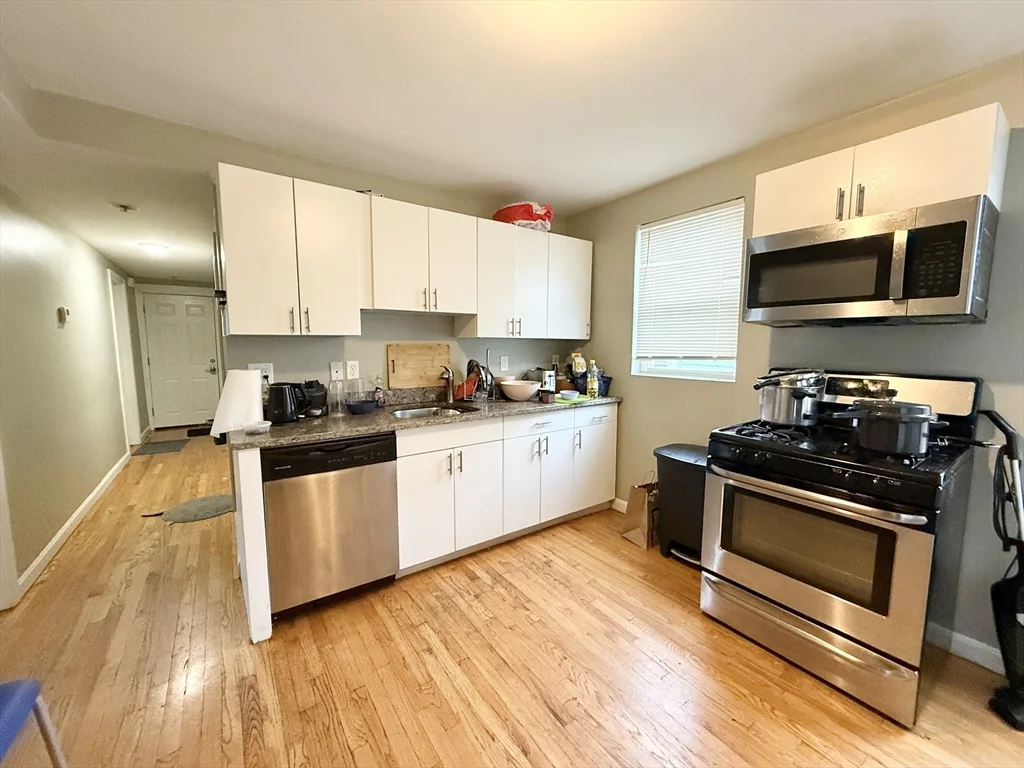 3 bed, 2 bath apartment for rent at 3977 Washington St Unit 3, Jamaica Plain — photo 7 of 11