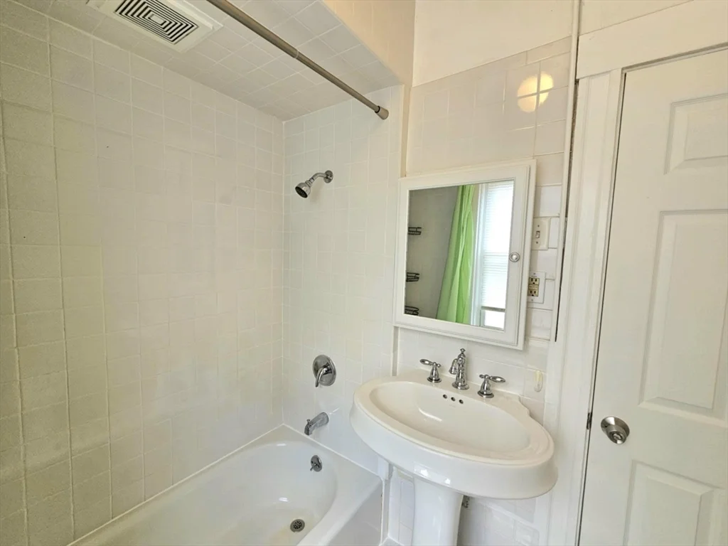 3 bed, 1 bath apartment for rent at 398 Charles St Unit 2A, Malden — photo 17 of 29