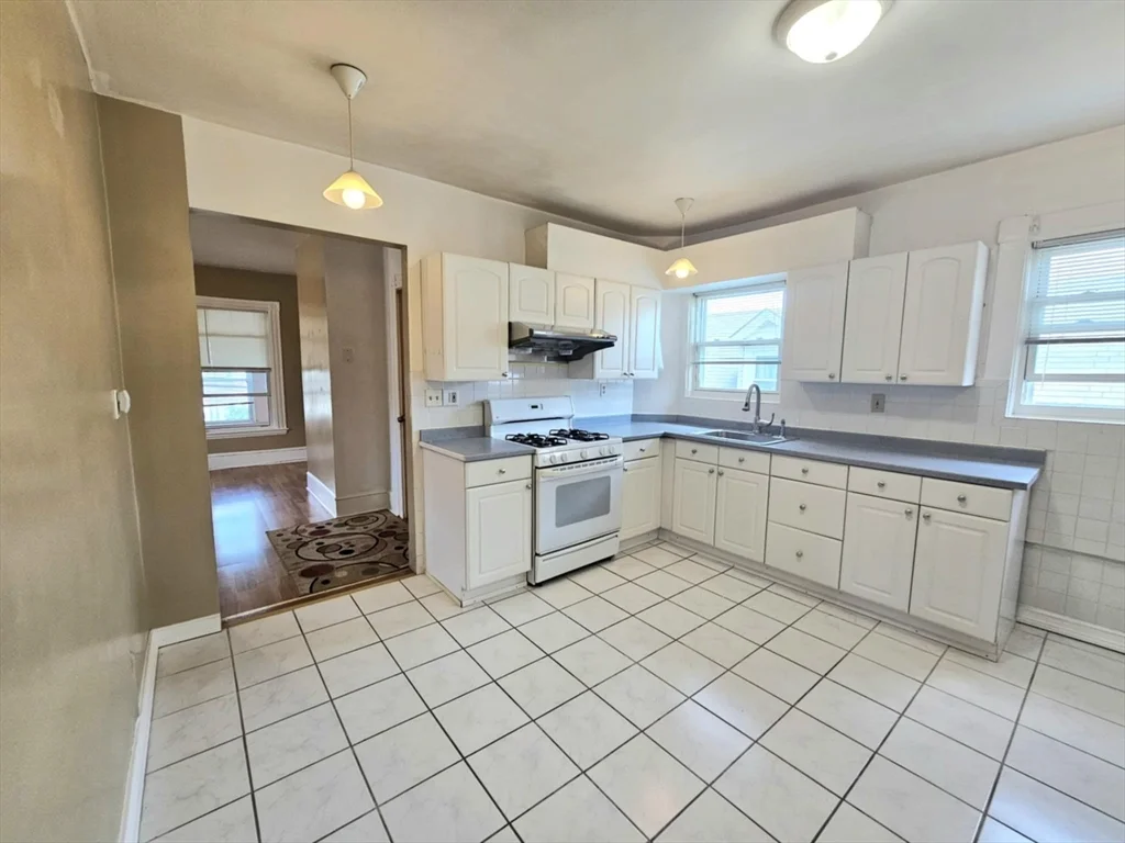 3 bed, 1 bath apartment for rent at 398 Charles St Unit 2A, Malden — photo 8 of 29