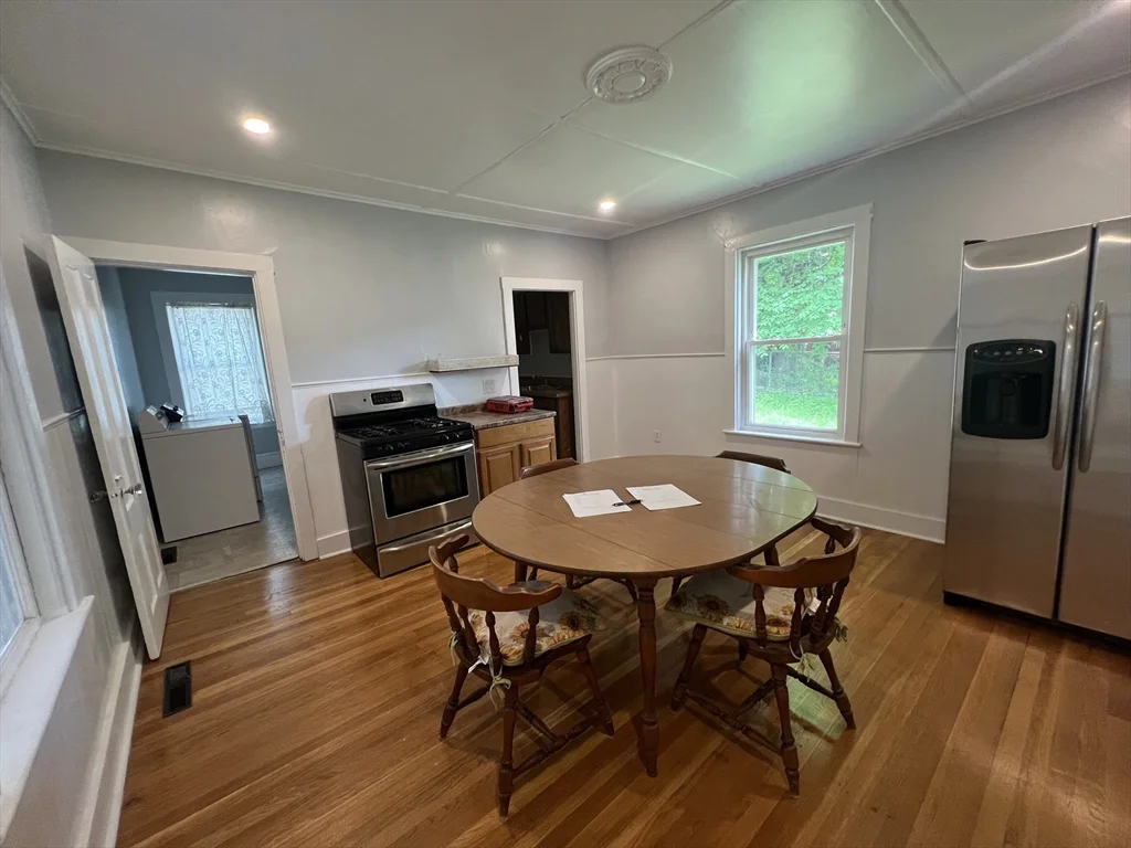 2 bed, 1 bath apartment for rent at 398 Court St Unit 1, Plymouth — photo 4 of 15