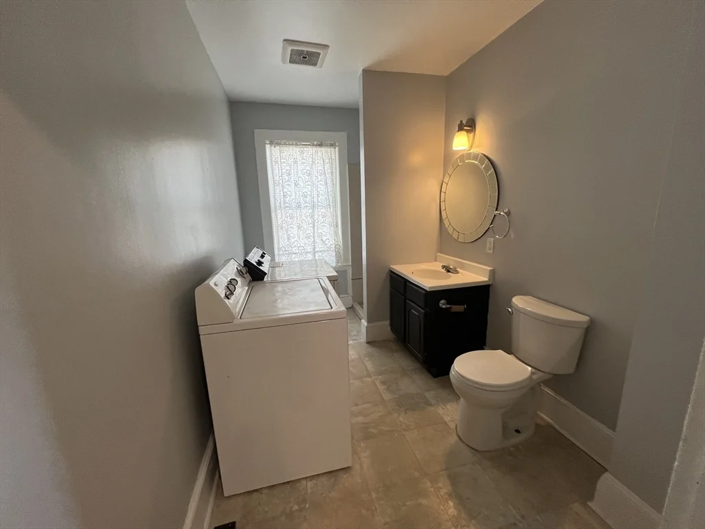 2 bed, 1 bath apartment for rent at 398 Court St Unit 1, Plymouth — photo 8 of 15
