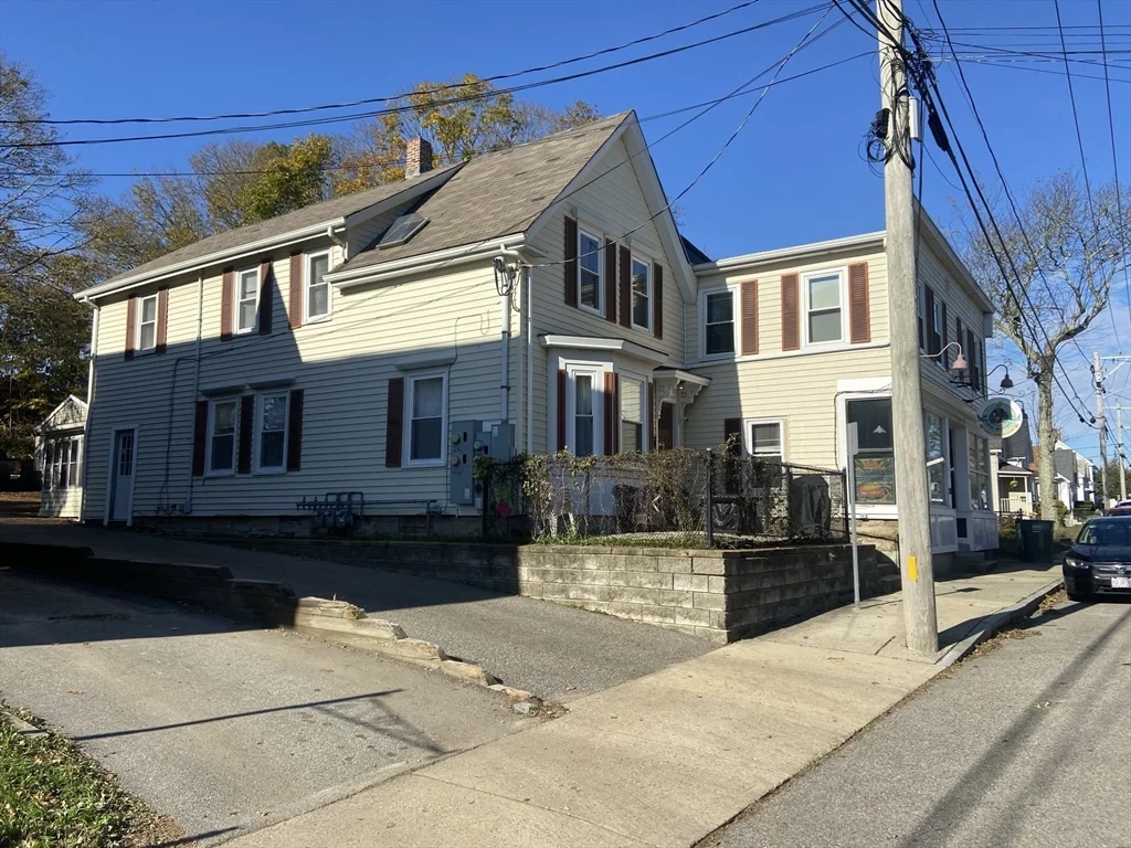 2 bed, 1 bath apartment for rent at 398 Court St Unit 3, Plymouth — photo 12 of 12