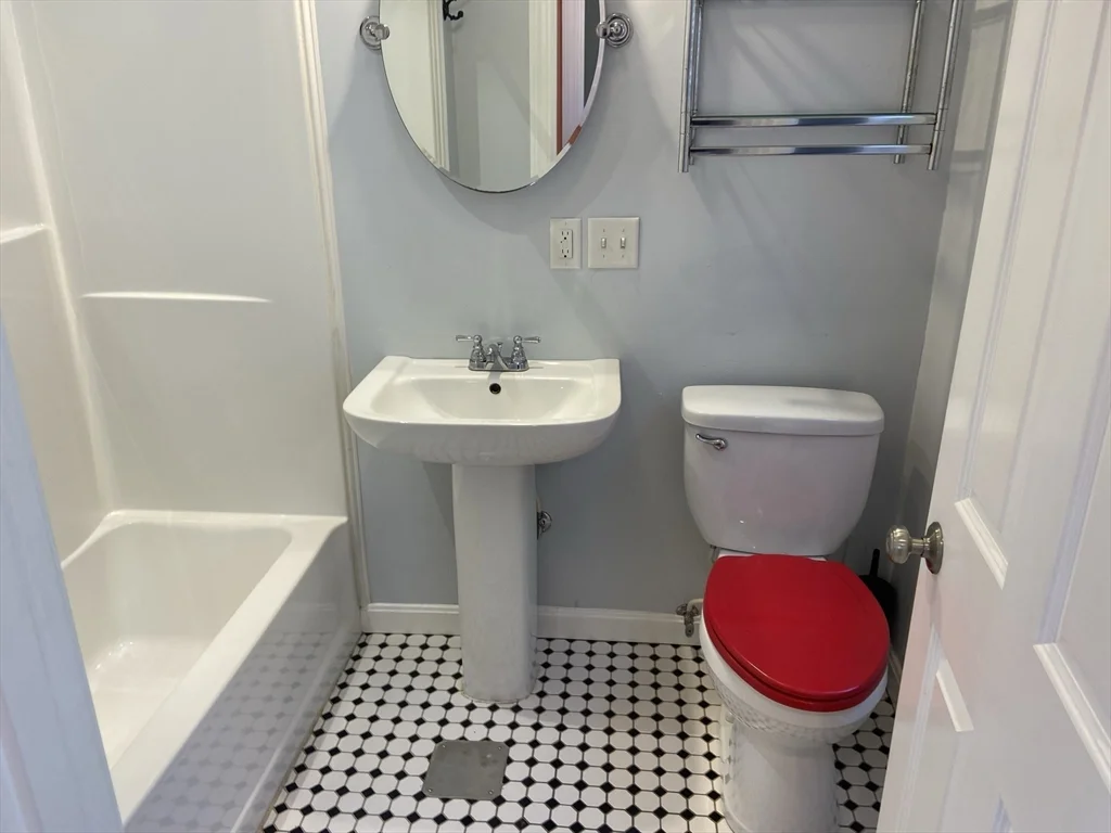 2 bed, 1 bath apartment for rent at 398 Court St Unit 3, Plymouth — photo 8 of 12