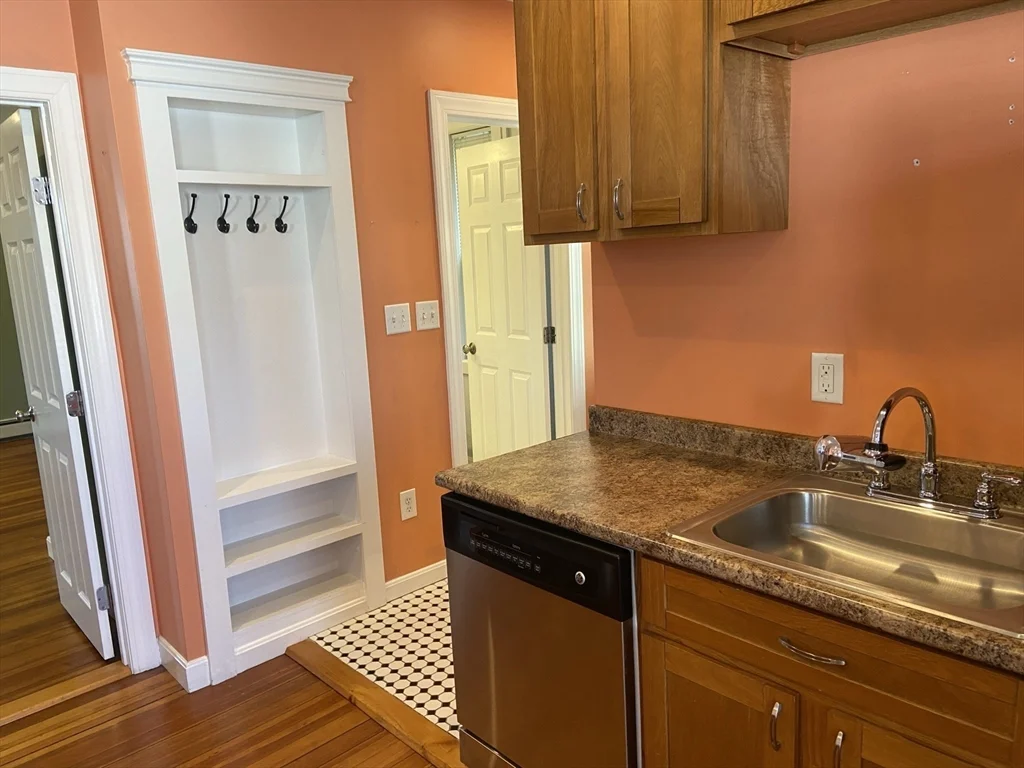 2 bed, 1 bath apartment for rent at 398 Court St Unit 3, Plymouth — photo 6 of 12