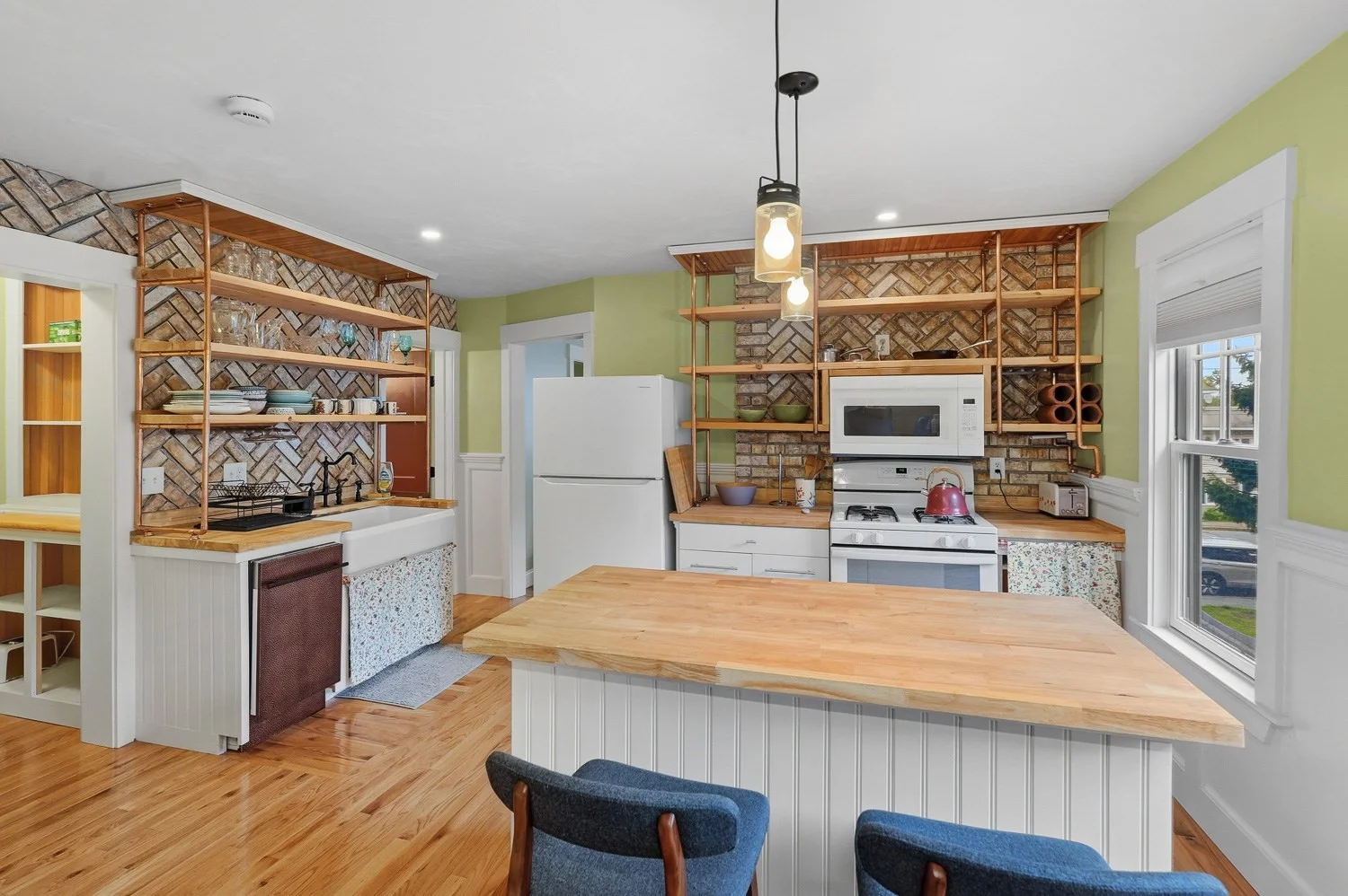 2 bed, 1 bath apartment for rent at 398 Lake Ave Unit 2, Grafton Hill — photo 23 of 42