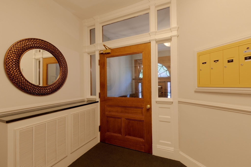 1 bed, 1 bath apartment for rent at 398 Marlborough St Unit 6, Back Bay — photo 5 of 21