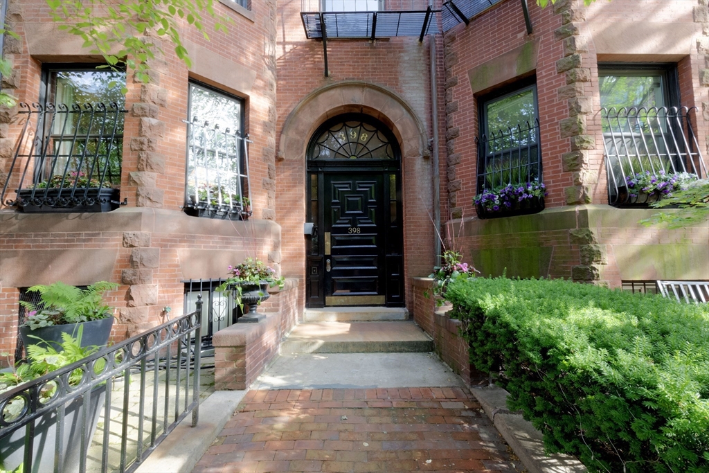1 bed, 1 bath apartment for rent at 398 Marlborough St Unit 6, Back Bay — photo 3 of 21