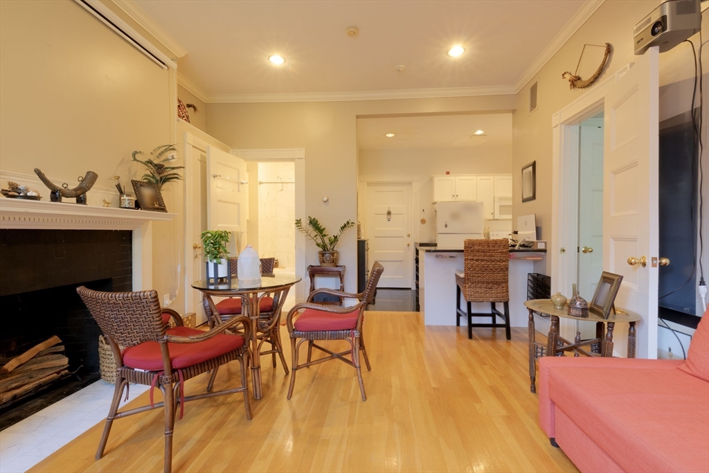 1 bed, 1 bath apartment for rent at 398 Marlborough St Unit 6, Back Bay — photo 1 of 21
