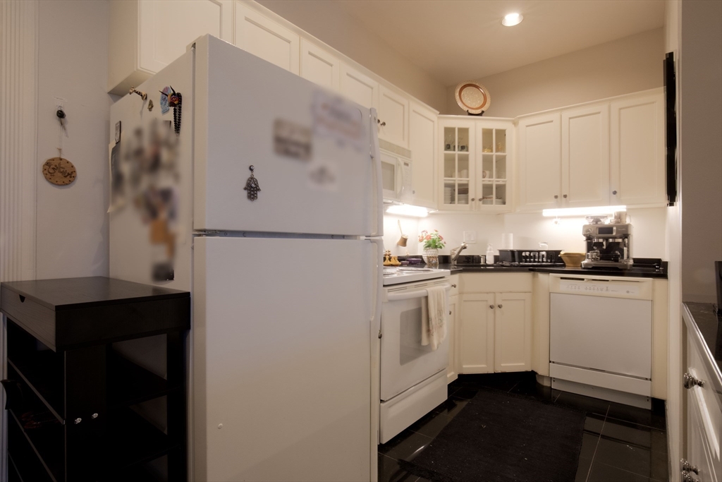 1 bed, 1 bath apartment for rent at 398 Marlborough St Unit 6, Back Bay — photo 16 of 21