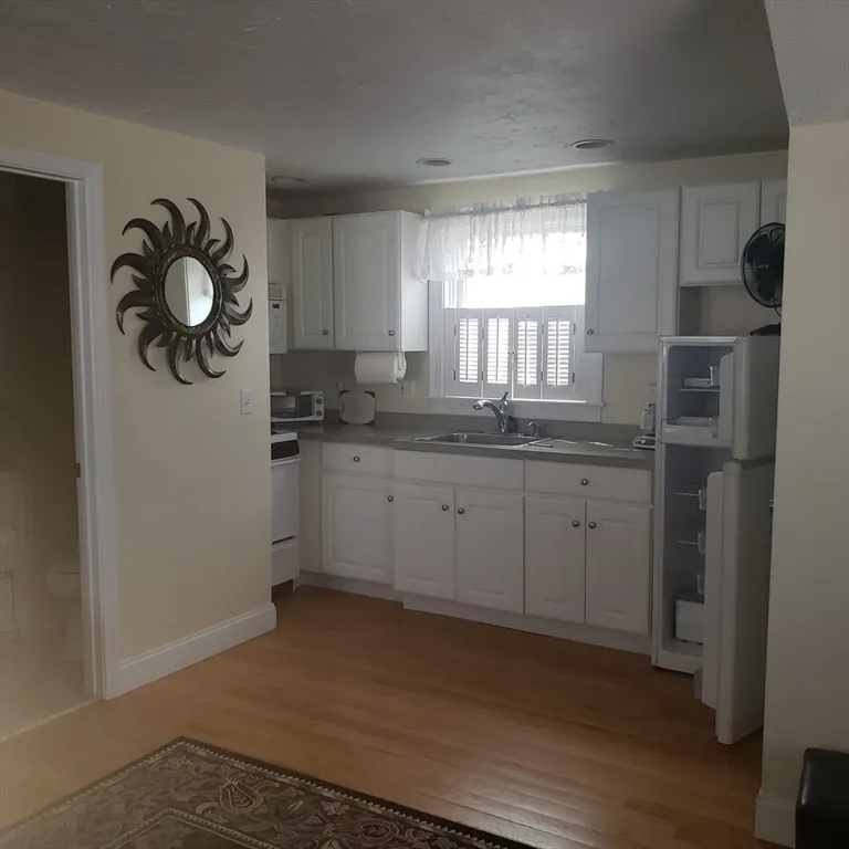 1 bed, 1 bath apartment for rent at 398 North End Unit B, Salisbury Beach — photo 4 of 13