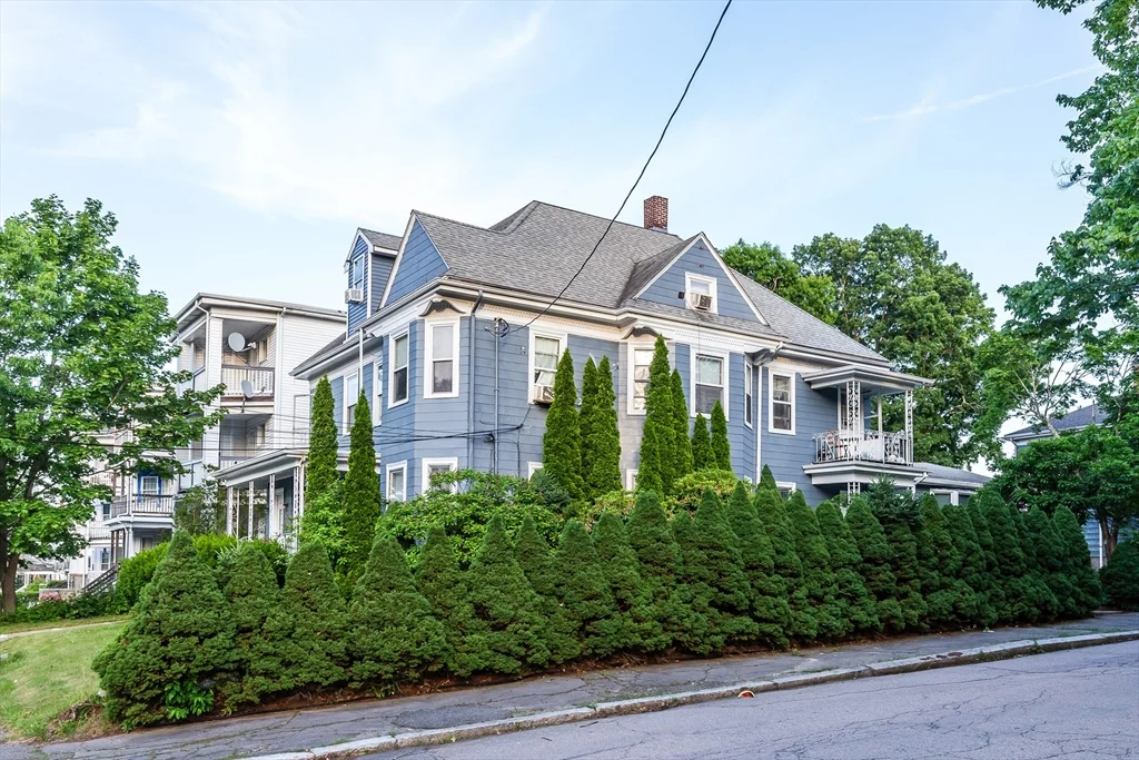 4 bed, 1 bath apartment for rent at 398 Spring St Unit 1, Brockton — photo 1 of 24