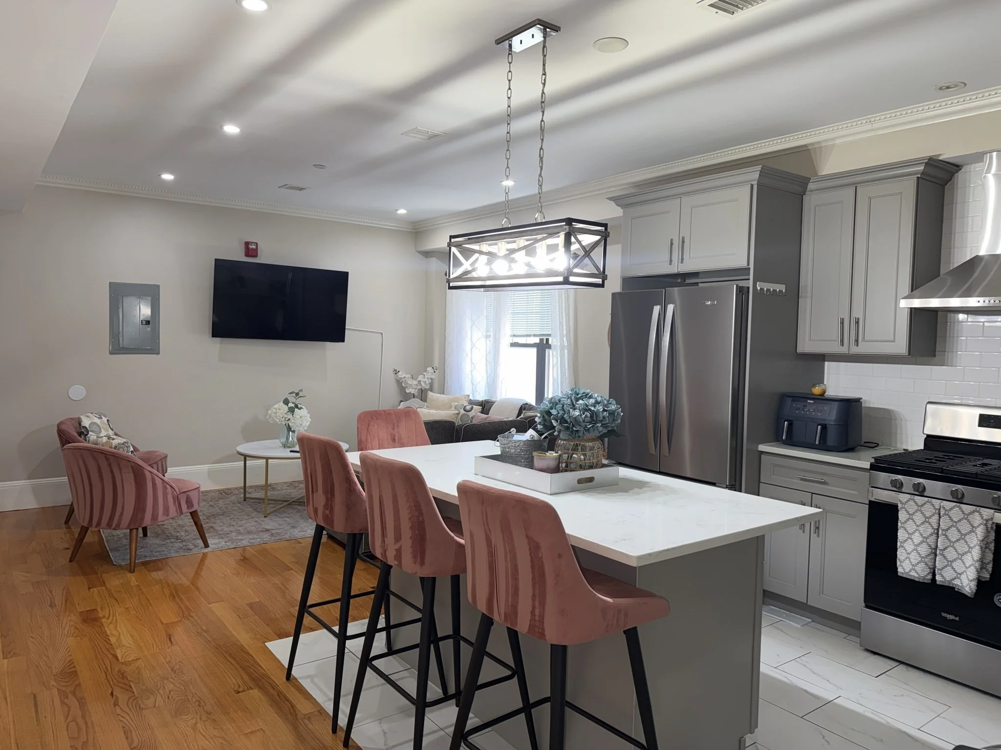2 bed, 2 bath apartment for rent at 399 Broadway Unit 1, Bellingham Square
