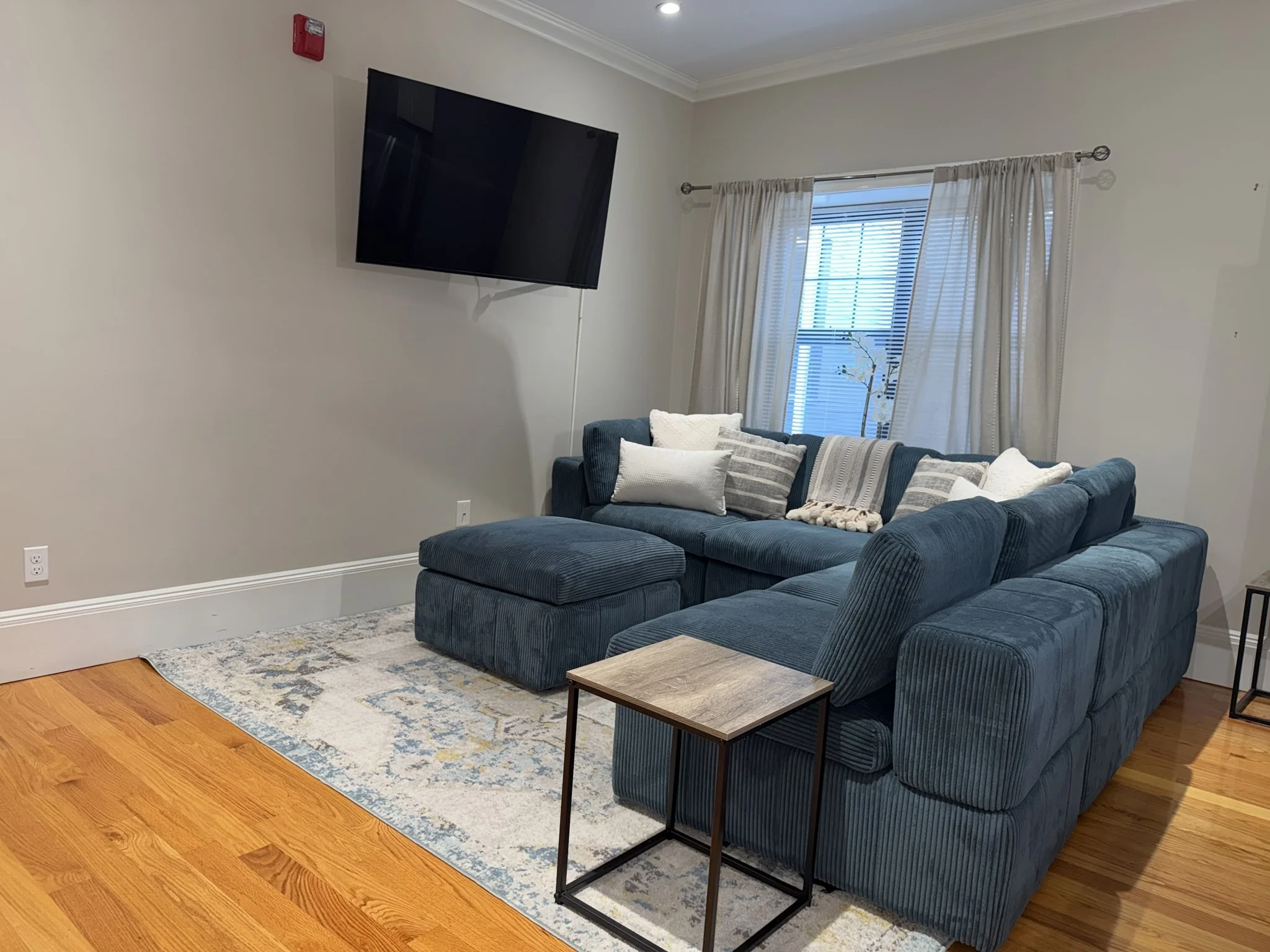 2 bed, 2 bath apartment for rent at 399 Broadway Unit 3, Bellingham Square — photo 4 of 19