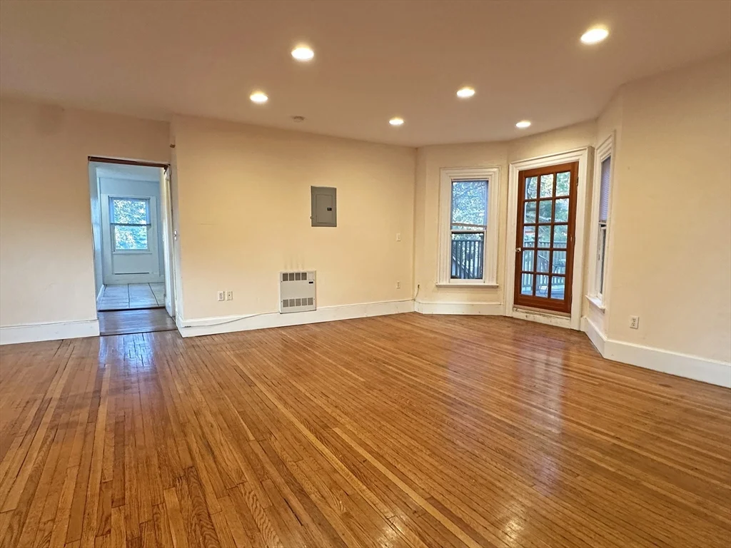 5 bed, 3 bath apartment for rent at 399 Newtonville Ave Unit 2, Newtonville — photo 5 of 24