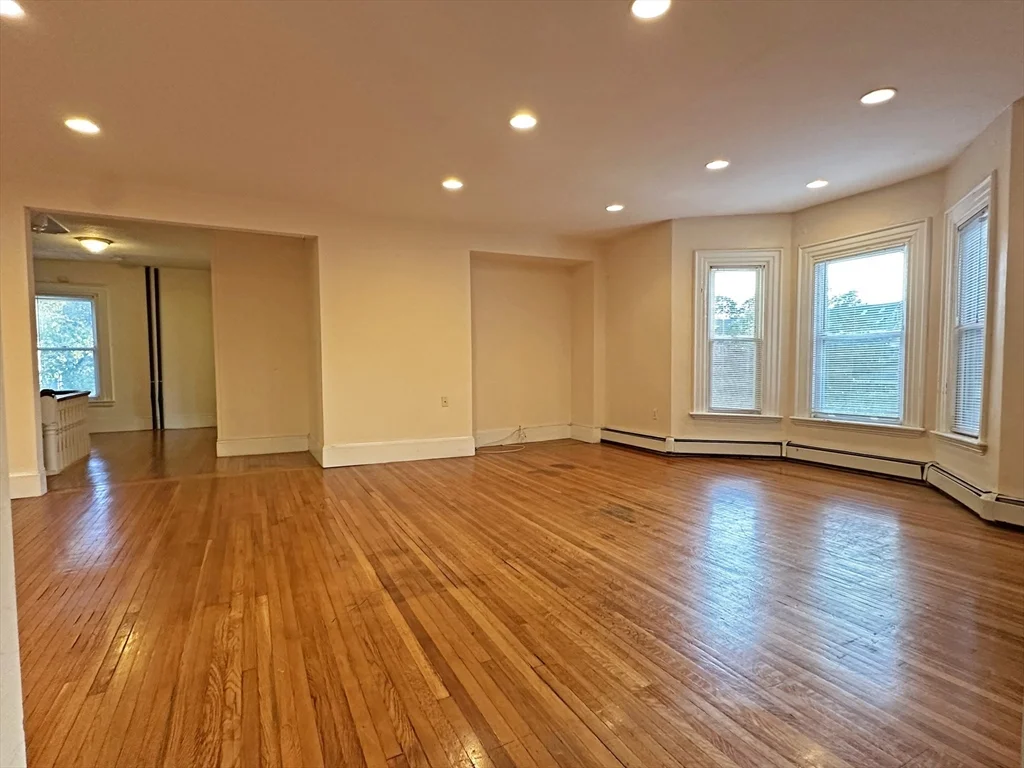 5 bed, 3 bath apartment for rent at 399 Newtonville Ave Unit 2, Newtonville — photo 2 of 24