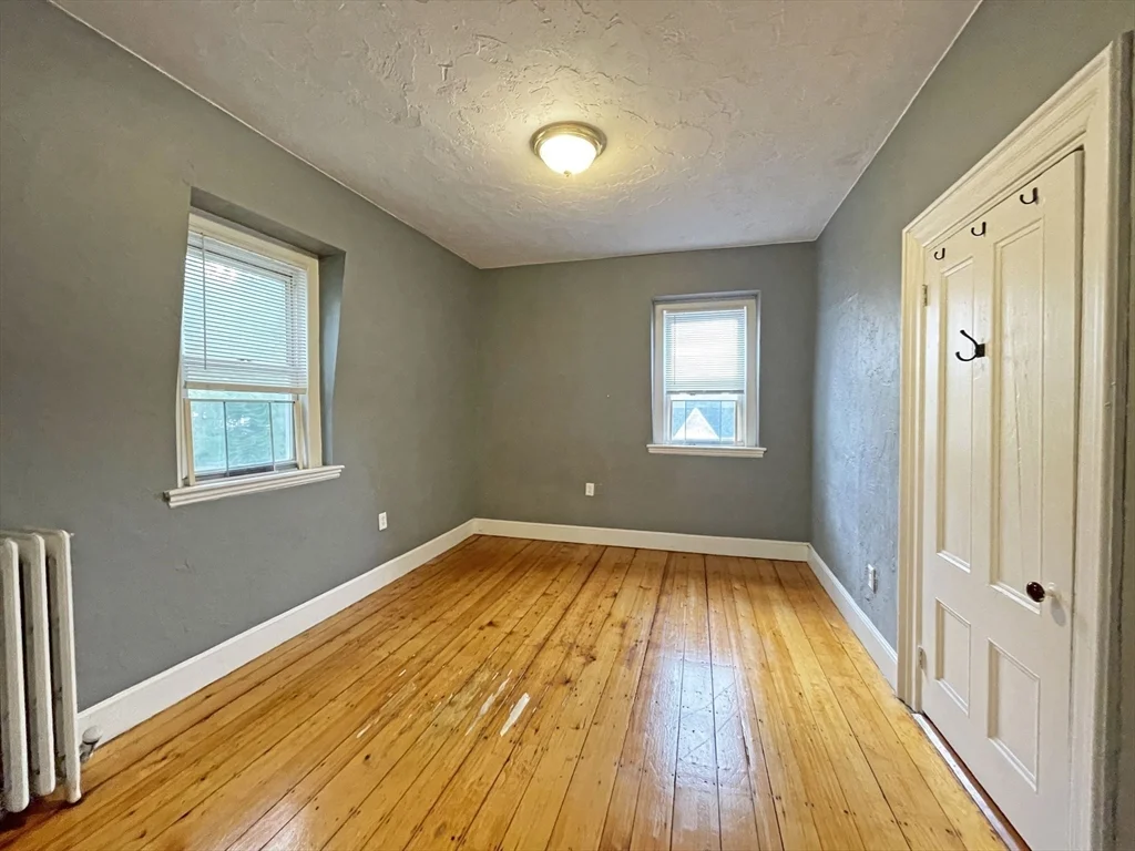 5 bed, 3 bath apartment for rent at 399 Newtonville Ave Unit 2, Newtonville — photo 17 of 24