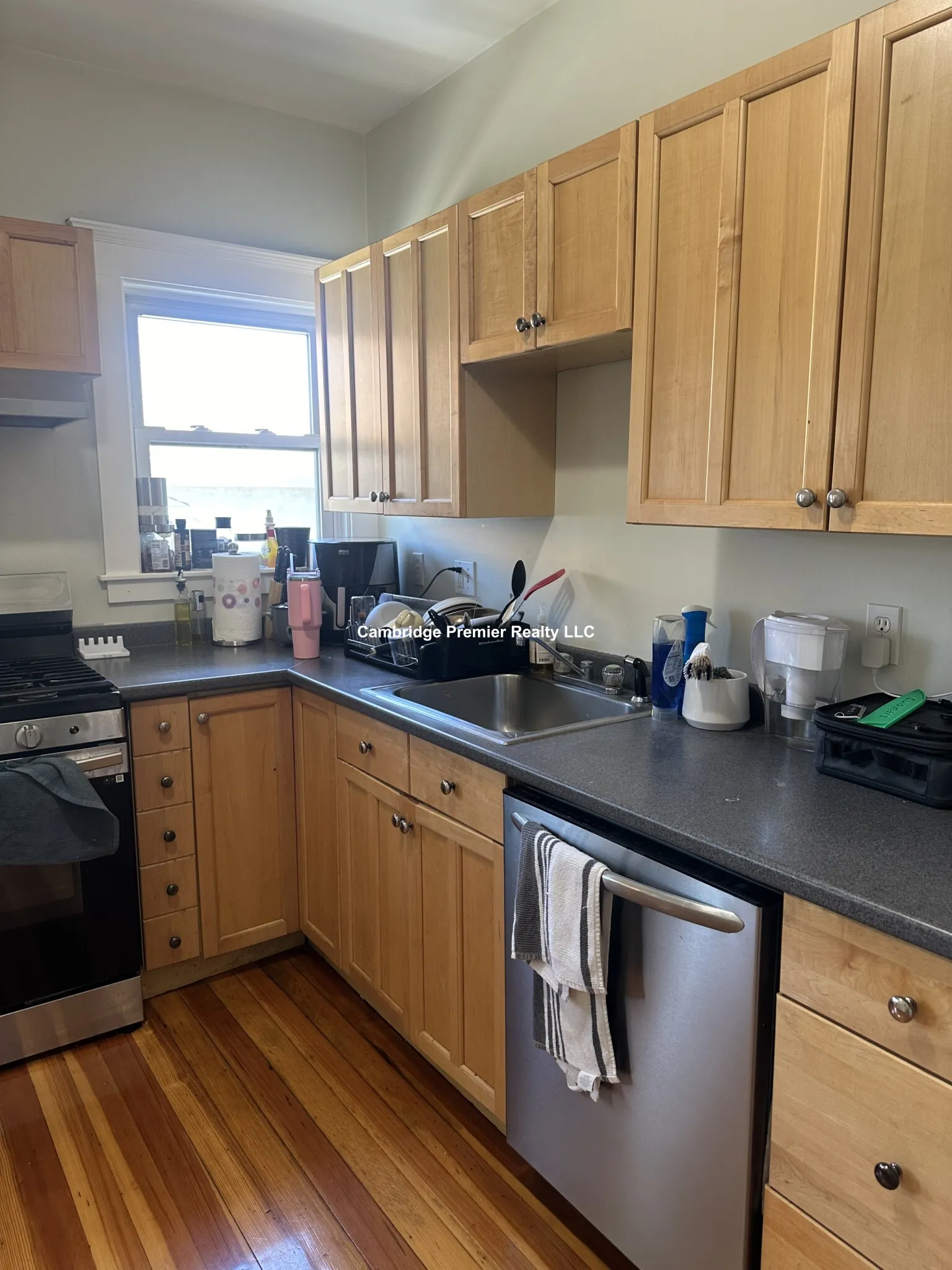 2.5 bed, 1 bath apartment for rent at 399 School St Unit 2, Watertown — photo 9 of 40