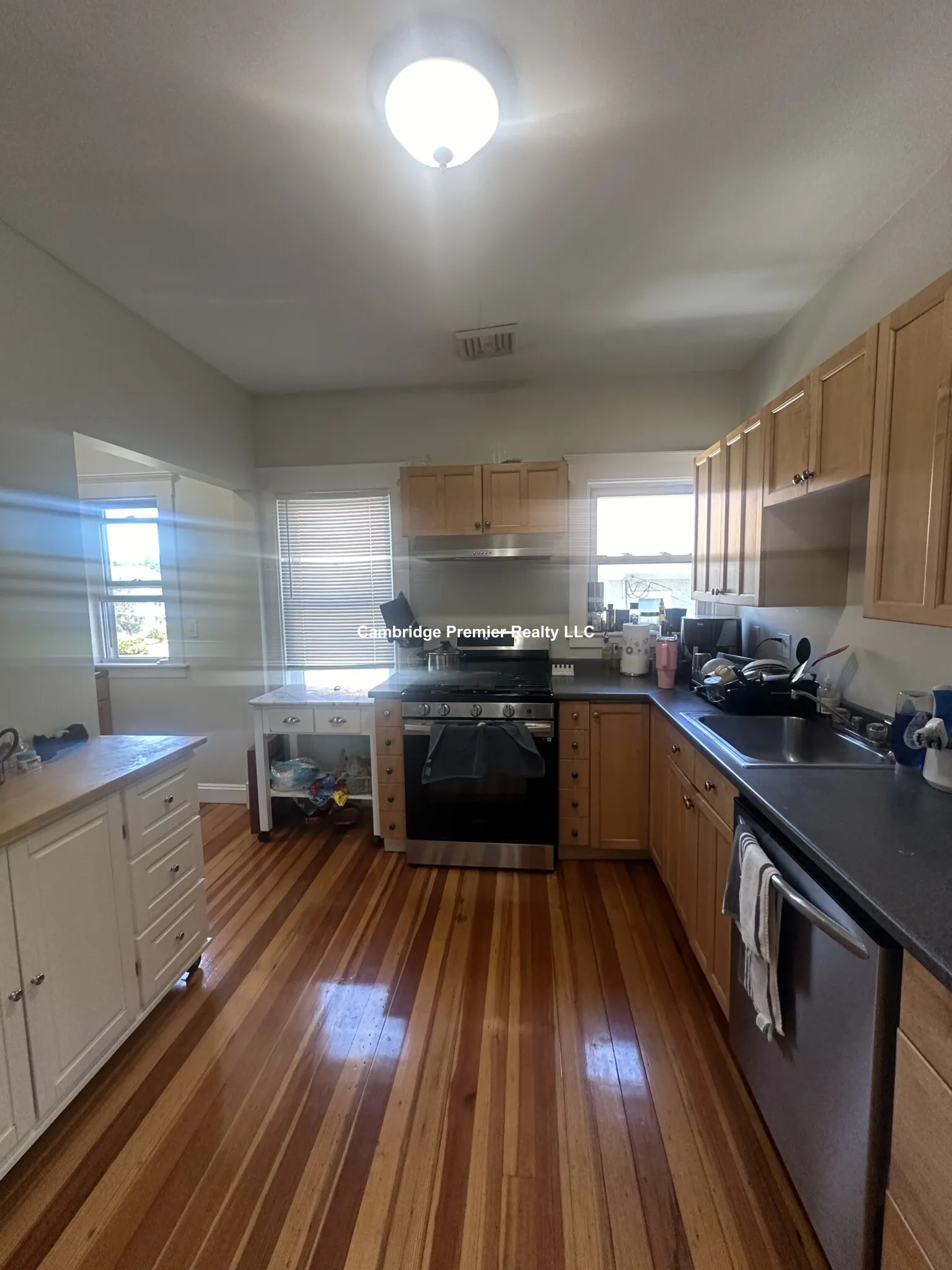 2.5 bed, 1 bath apartment for rent at 399 School St Unit 2, Watertown — photo 3 of 40