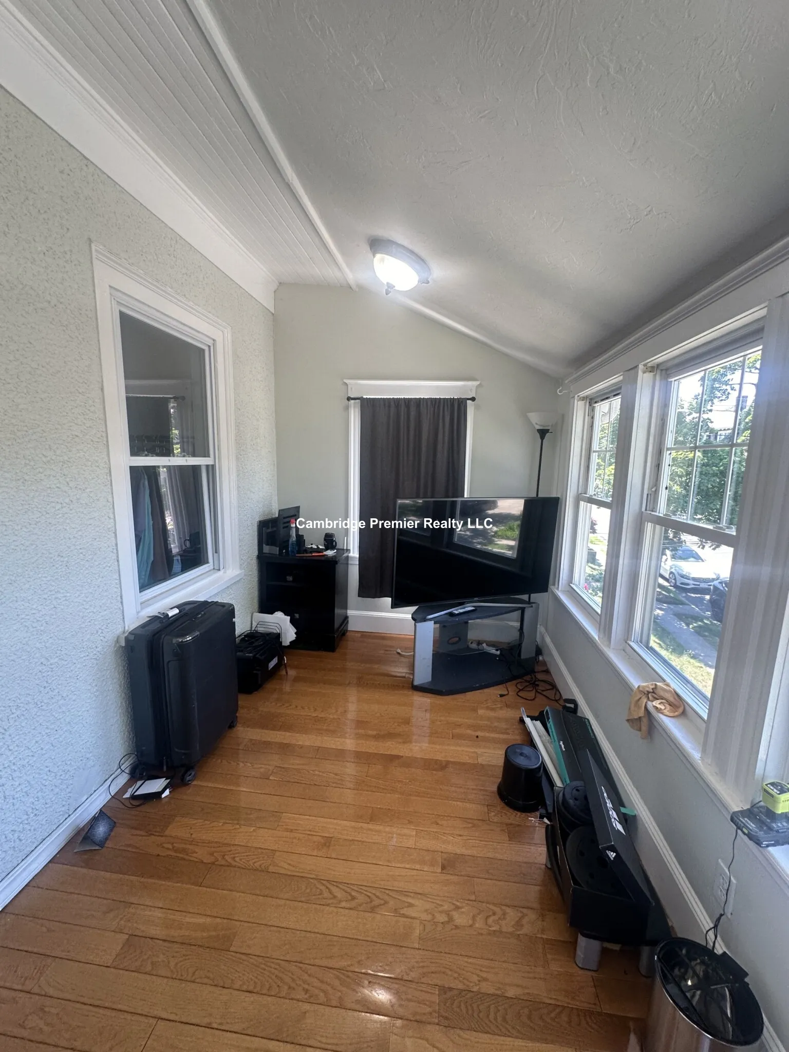 2.5 bed, 1 bath apartment for rent at 399 School St Unit 2, Watertown — photo 28 of 40