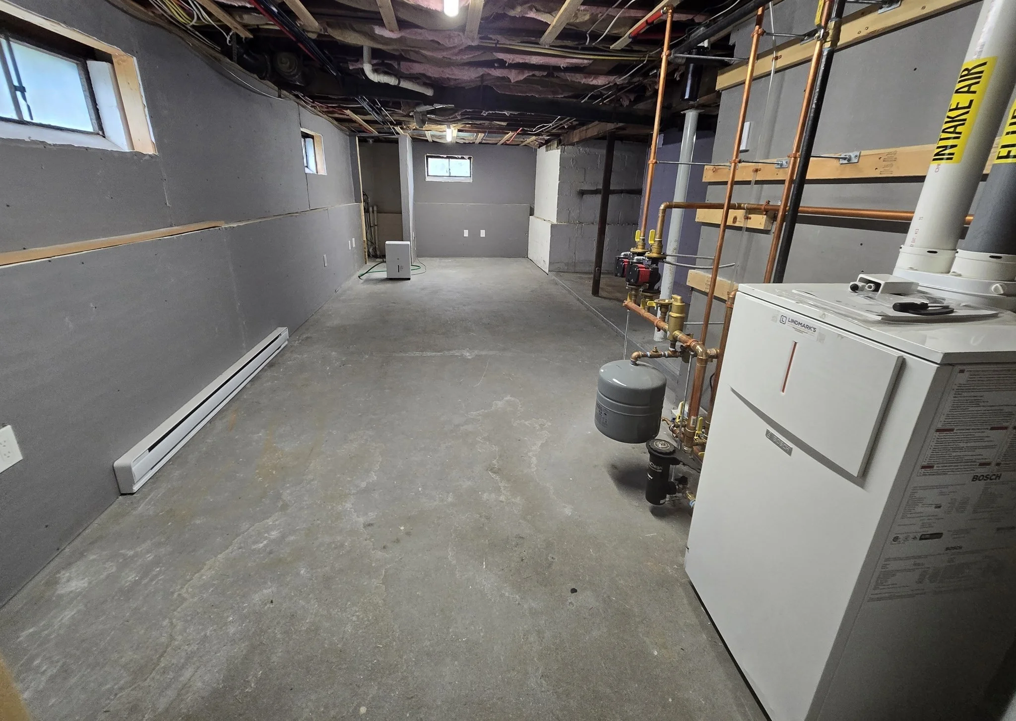 2 bed, 1 bath apartment for rent at 399 Shawsheen Ave, Silver Lake — photo 21 of 24