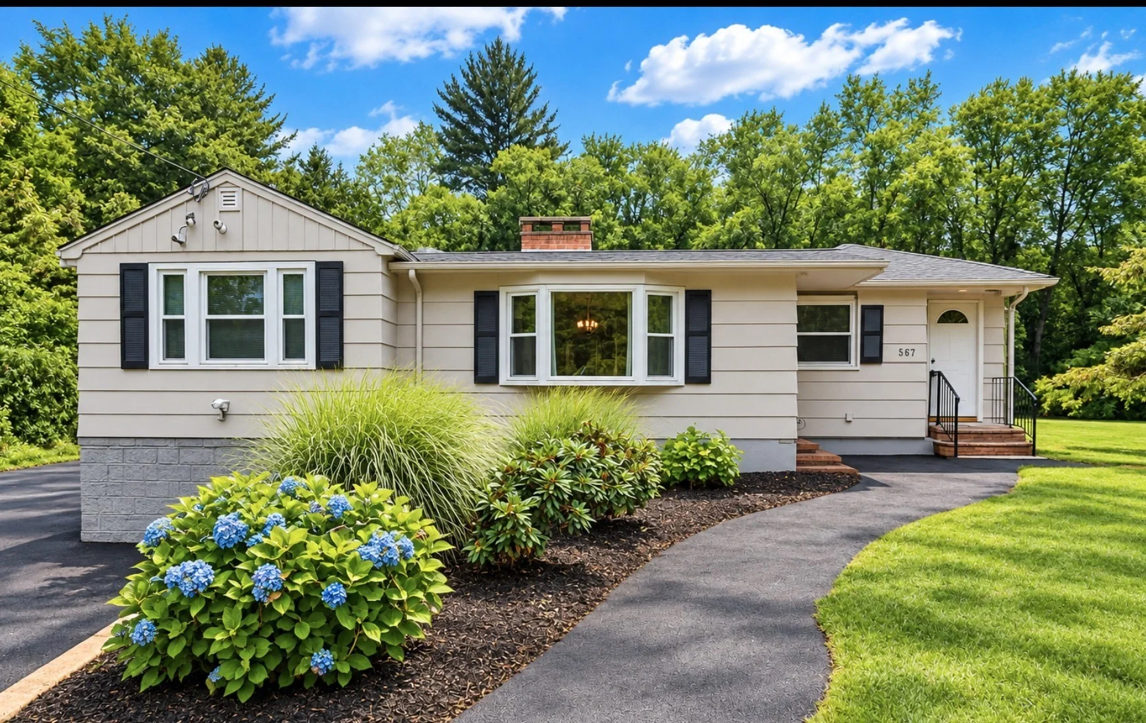 2 bed, 1 bath apartment for rent at 399 Shawsheen Ave, Silver Lake