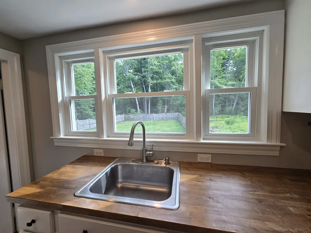 2 bed, 1 bath apartment for rent at 399 Shawsheen Ave, Wilmington — photo 8 of 32