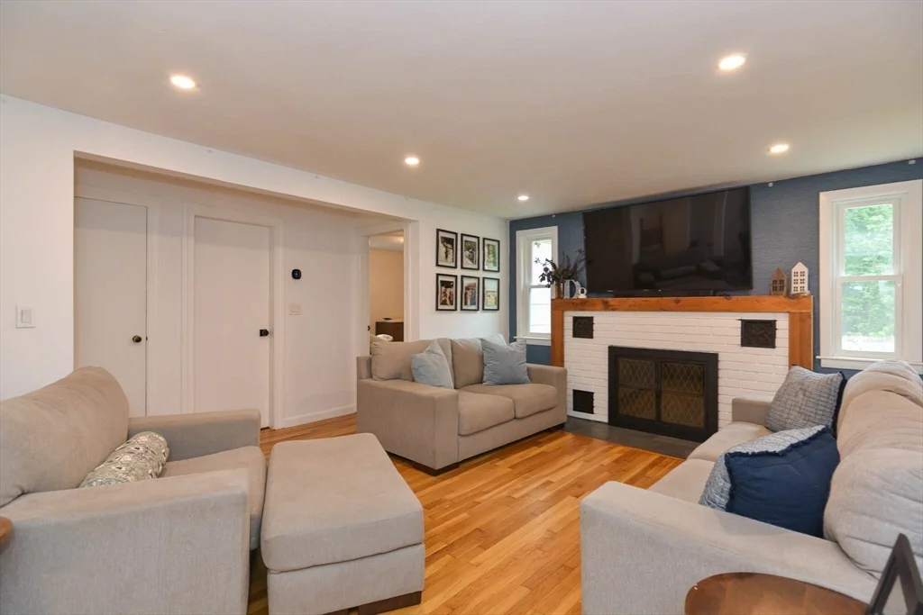 2 bed, 1 bath apartment for rent at 399 Shawsheen Ave, Wilmington — photo 12 of 32