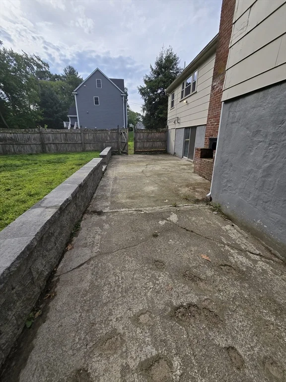 2 bed, 1 bath apartment for rent at 399 Shawsheen Ave, Wilmington — photo 30 of 32