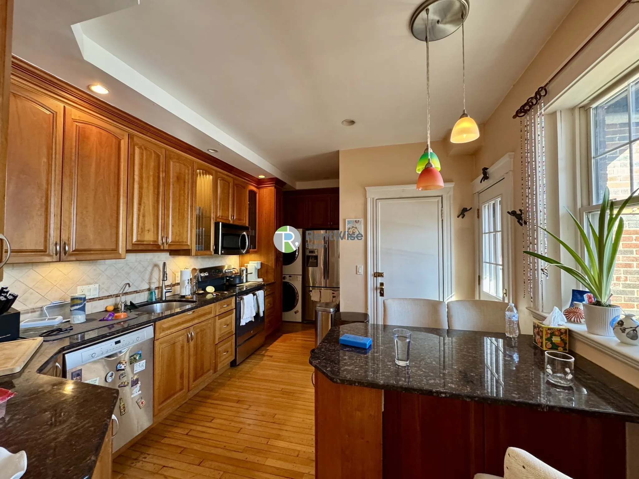 3 bed, 2 bath apartment for rent at 399 Washington St Unit 4, Coolidge Corner — photo 1 of 14