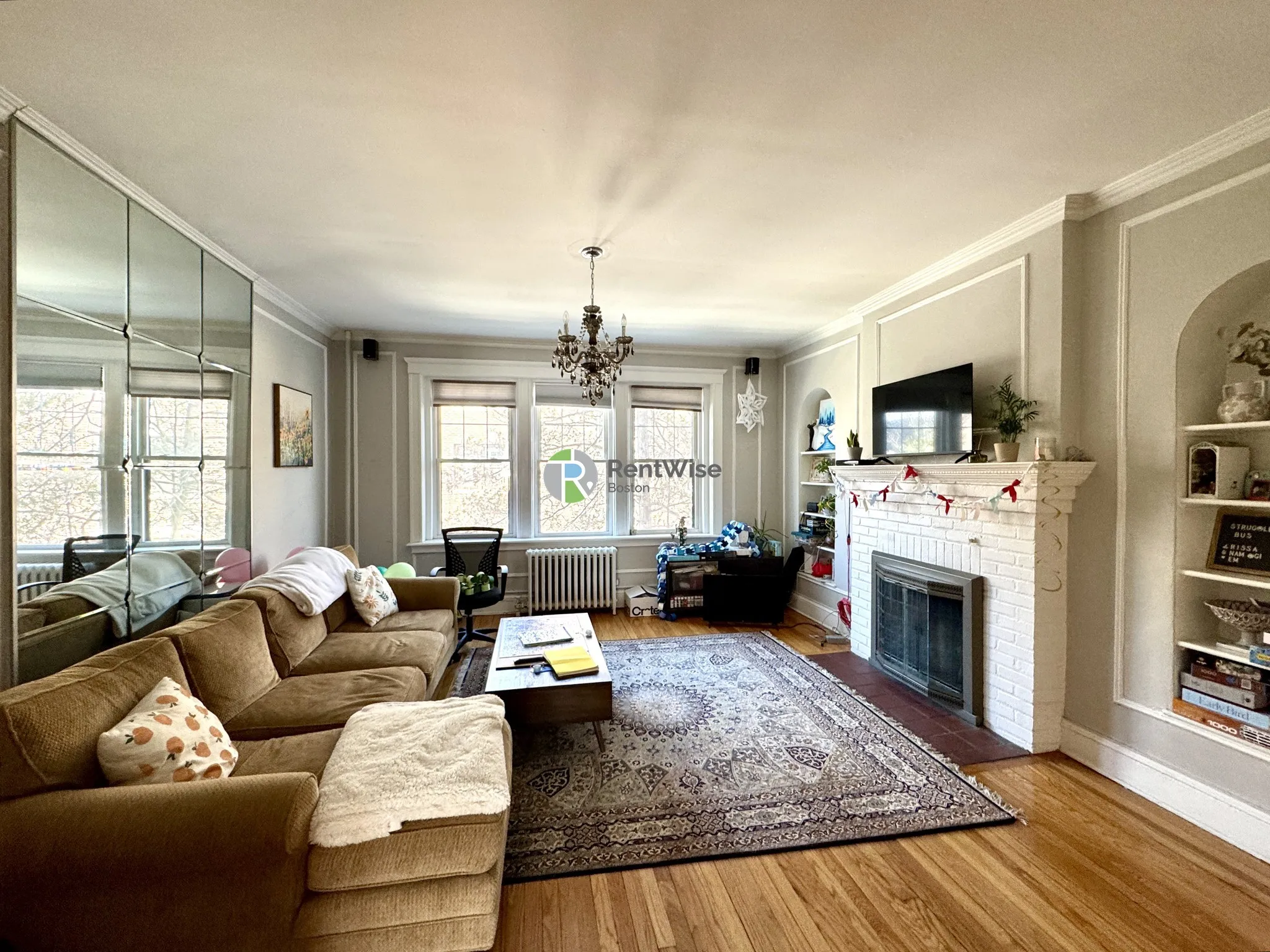 3 bed, 2 bath apartment for rent at 399 Washington St Unit 4, Coolidge Corner — photo 7 of 14