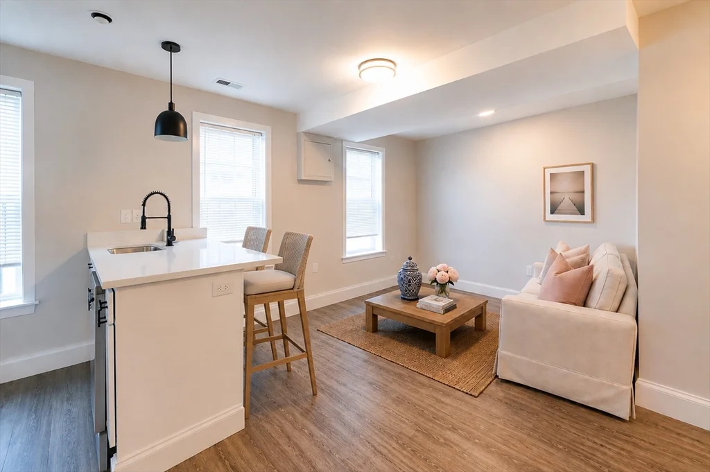 4 bed, 2 bath apartment for rent at 399 West Fourth Unit 2, South Boston — photo 13 of 13