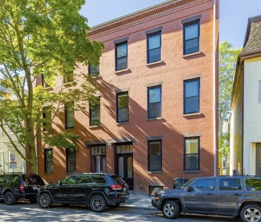 4 bed, 2 bath apartment for rent at 399 West Fourth Unit 2, South Boston