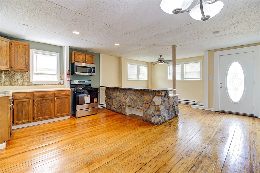 1 bed, 1 bath apartment for rent at 39a Ruggles Unit 1, Franklin — photo 7 of 18