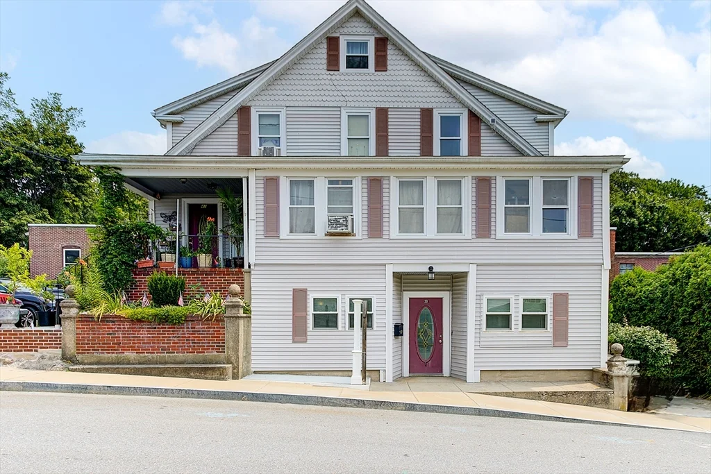 1 bed, 1 bath apartment for rent at 39a Ruggles Unit 1, Franklin — photo 1 of 18