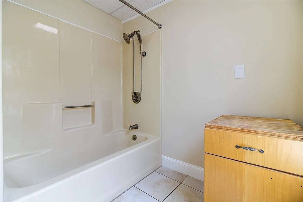 1 bed, 1 bath apartment for rent at 39a Ruggles Unit 1, Franklin — photo 13 of 18
