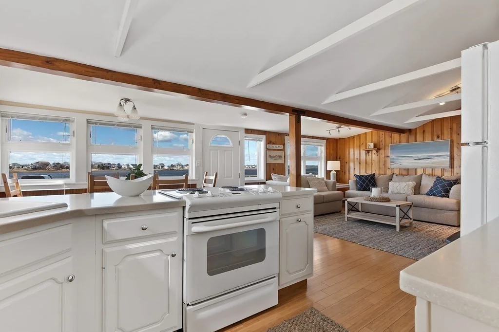 3 bed, 1 bath apartment for rent at 4 28th St Unit Weekly, Plum Island — photo 10 of 15