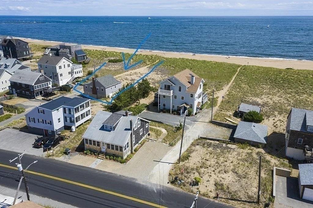 3 bed, 1 bath apartment for rent at 4 39 Unit WINTER, Plum Island — photo 2 of 13