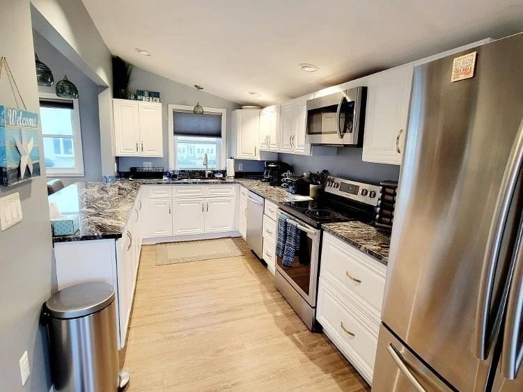 3 bed, 1 bath apartment for rent at 4 39 Unit WINTER, Plum Island — photo 3 of 13