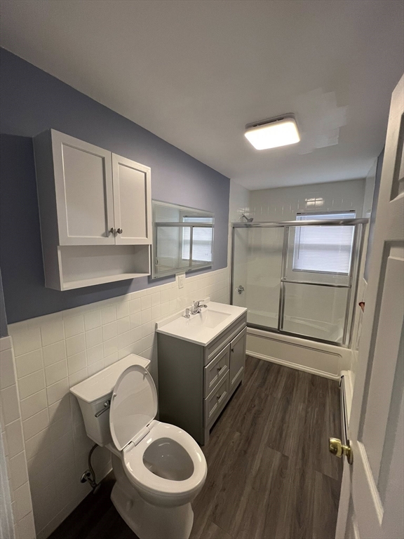 3 bed, 1 bath apartment for rent at 4-6 Greendale Rd Unit 2, Boston — photo 14 of 17