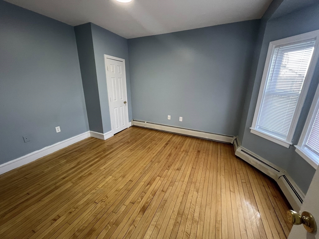 3 bed, 1 bath apartment for rent at 4-6 Greendale Rd Unit 2, Boston — photo 12 of 17
