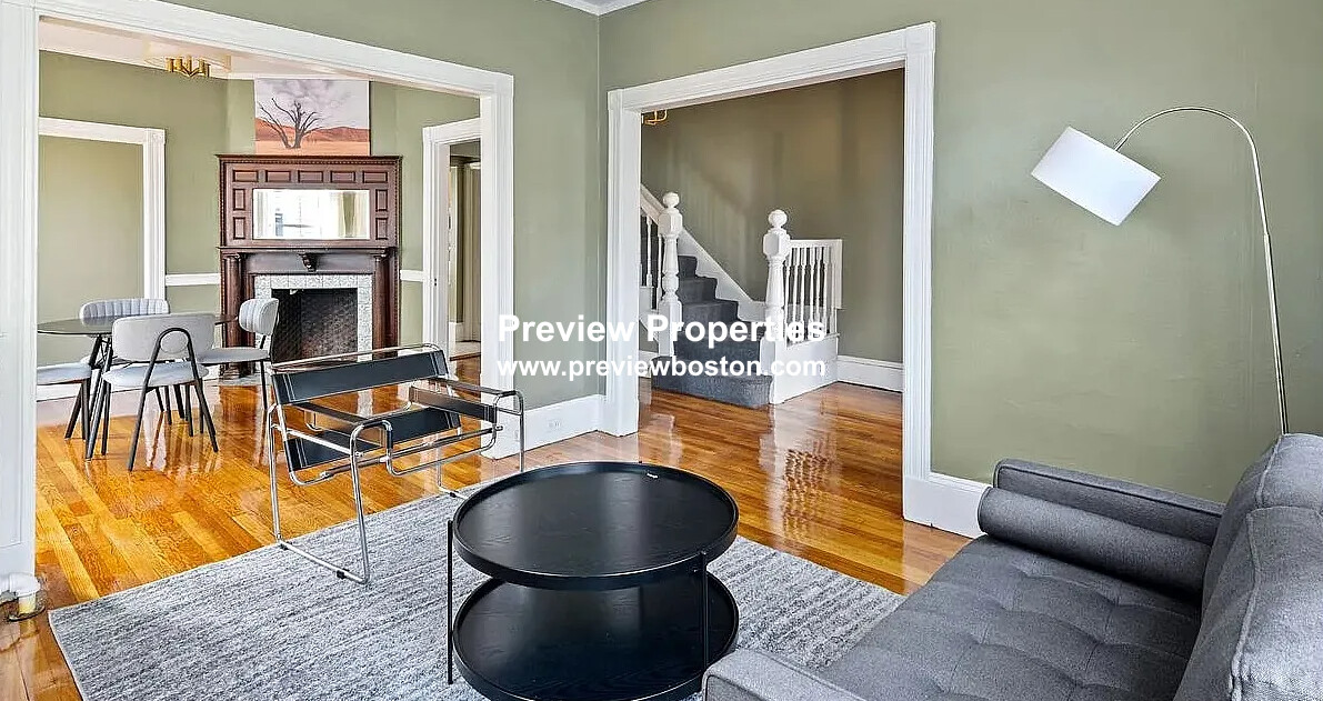 6 bed, 2 bath apartment for rent at 4-6 Haskell Unit 4P, Allston — photo 3 of 14