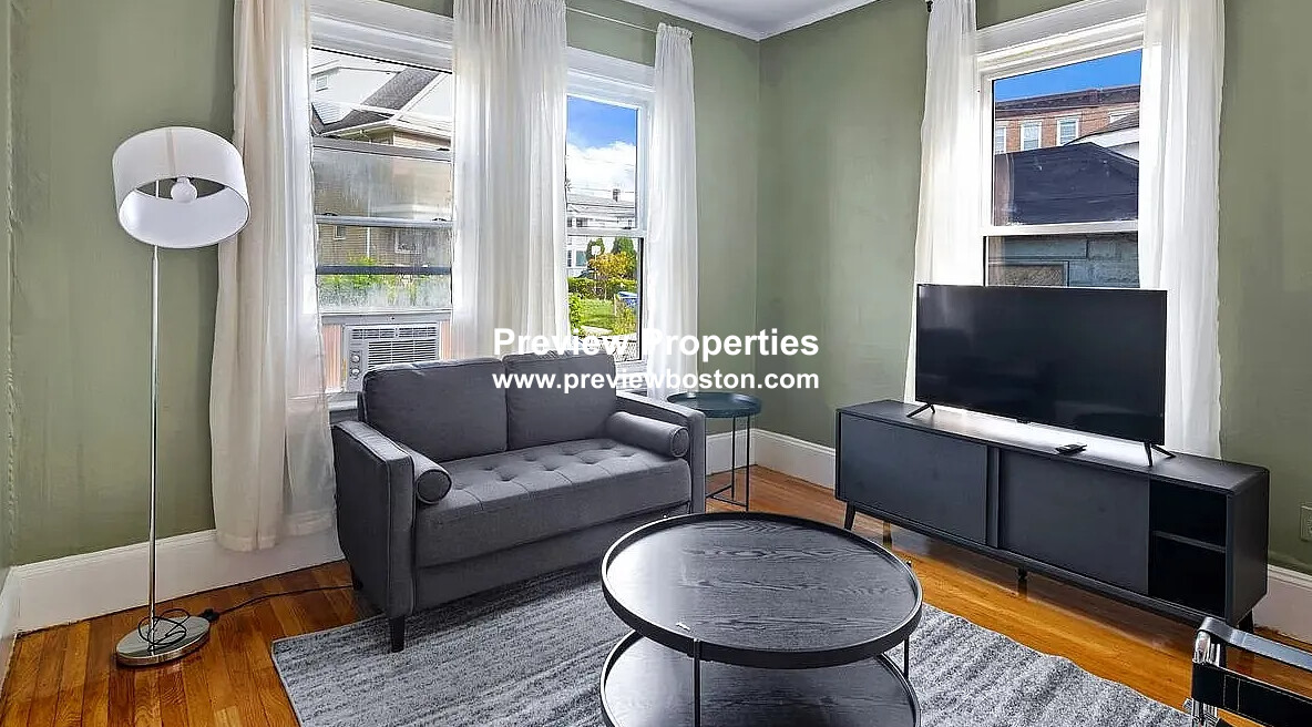 6 bed, 2 bath apartment for rent at 4-6 Haskell Unit 4P, Allston — photo 2 of 14