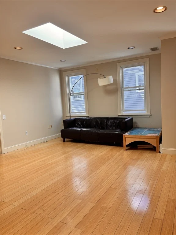 3 bed, 1 bath apartment for rent at 4-6 Stinson Ct Unit 3, Cambridgeport — photo 3 of 9