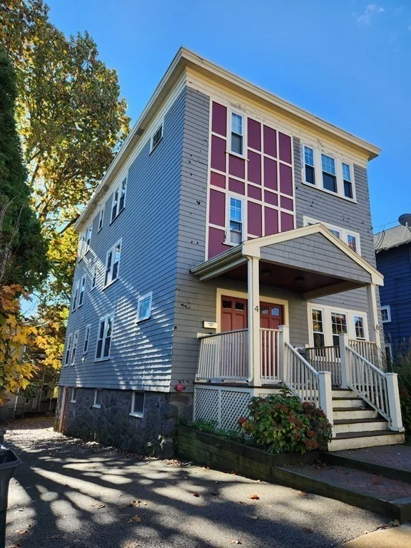 3 bed, 1 bath apartment for rent at 4 6 Sunnyside St Unit 1, Hyde Park — photo 2 of 24