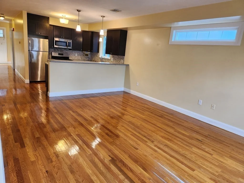 3 bed, 1 bath apartment for rent at 4-6 Sunnyside St Unit 3, Hyde Park — photo 4 of 18
