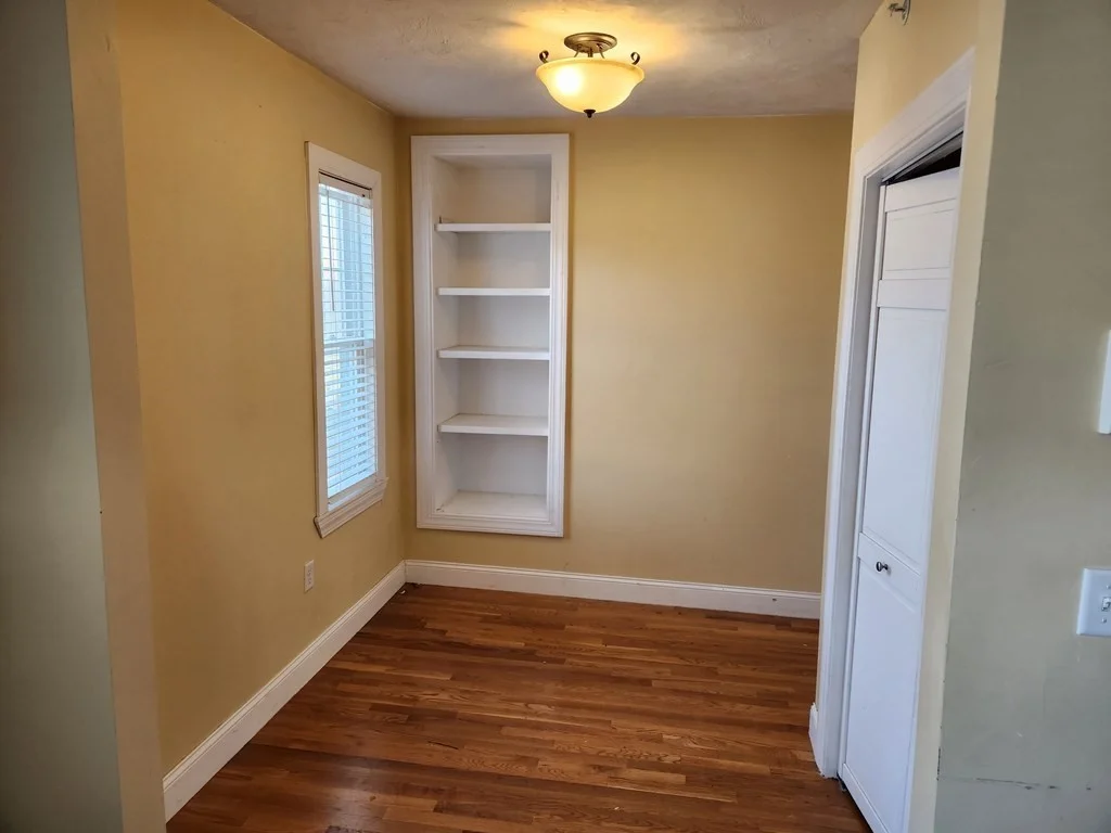 3 bed, 1 bath apartment for rent at 4-6 Sunnyside St Unit 3, Hyde Park — photo 6 of 18