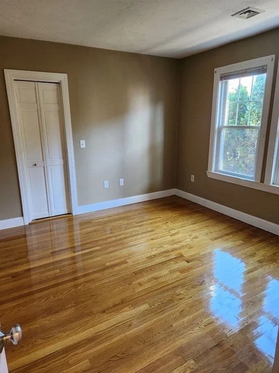 3 bed, 1 bath apartment for rent at 4-6 Sunnyside St Unit 3, Hyde Park — photo 12 of 18