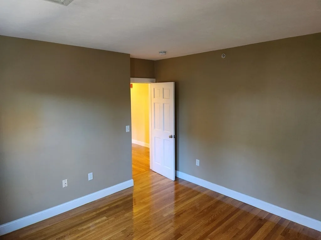 3 bed, 1 bath apartment for rent at 4-6 Sunnyside St Unit 3, Hyde Park — photo 13 of 18