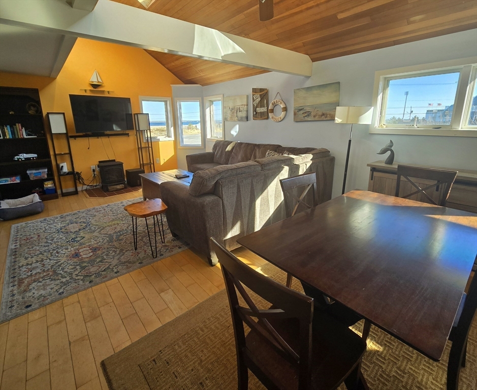 3 bed, 1 bath apartment for rent at 4 79th St Unit SHORT, Plum Island — photo 4 of 20